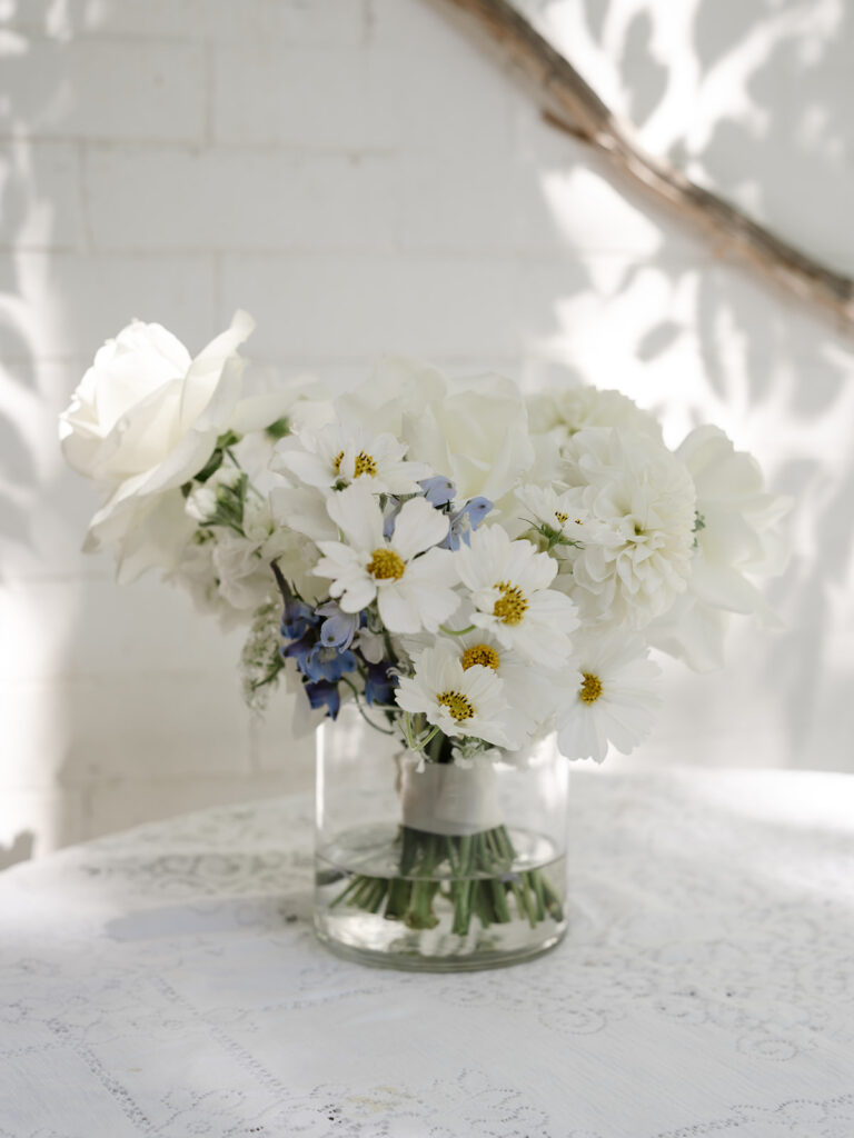 simple bridal bouquet for a colorado wedding